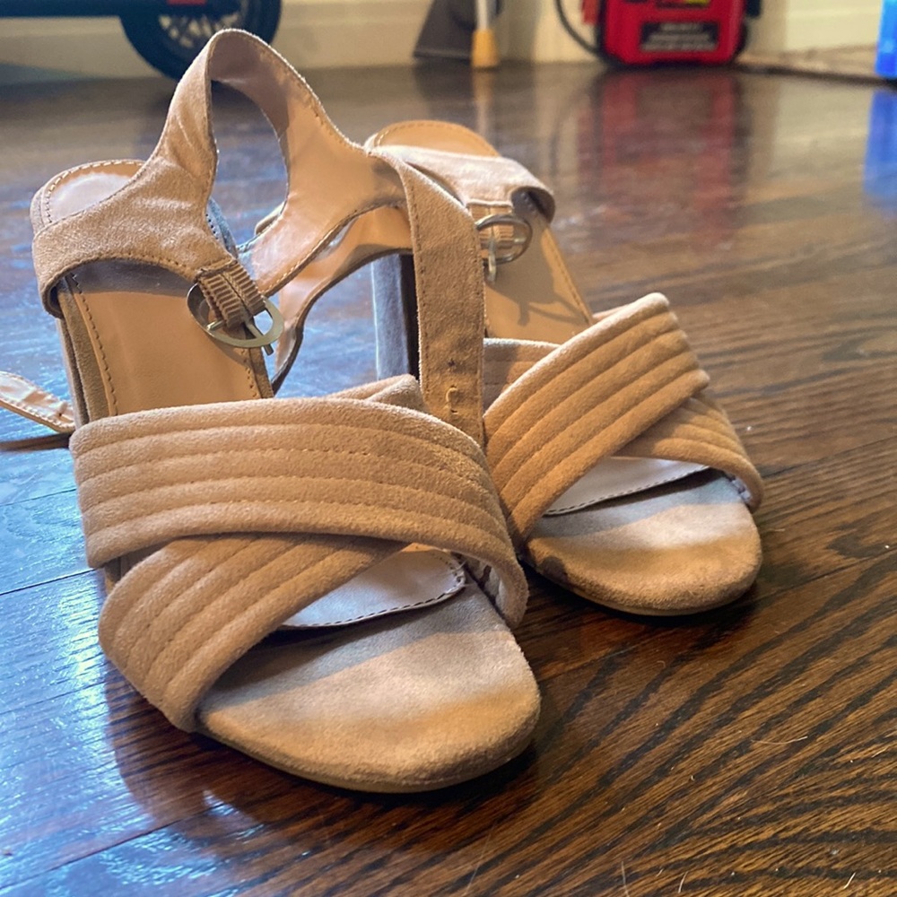 Abound tan heels